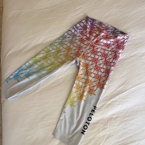 Women’s WITH Peloton PRIDE capri pants